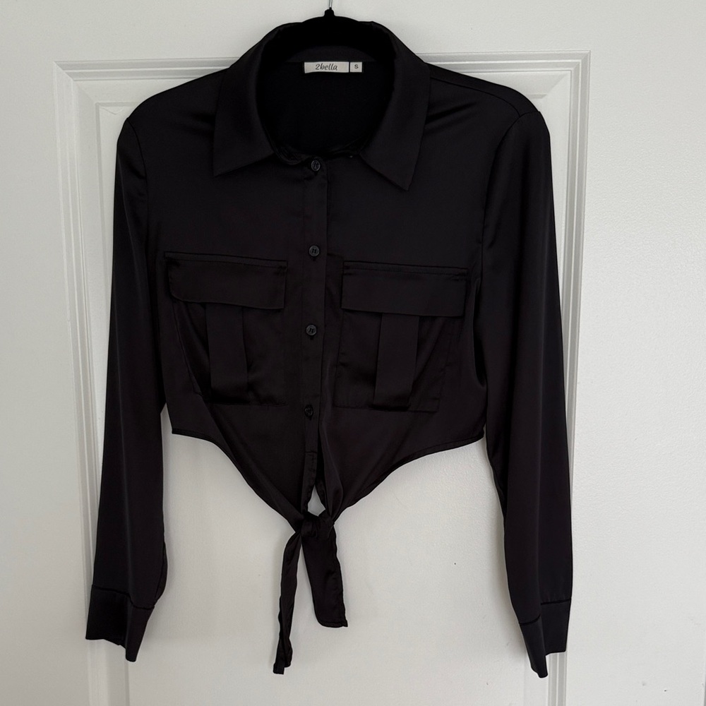 Chic Black Button-Down Crop Top With Tie-Front Shirt